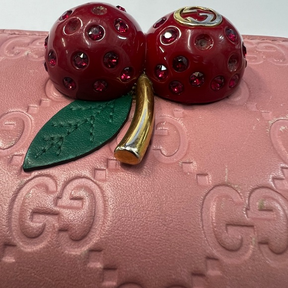 GUC Gucci Cherry Pink GG Bifold Wallet - Picture 9 of 9